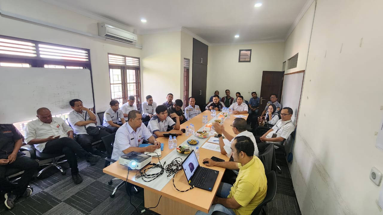 DISKOMINFO Kota Semarang Gelar Rakor Mingguan Penurunan Kabel FO di Ruas Jl. Pemuda dan Jl. Imam Bonjol